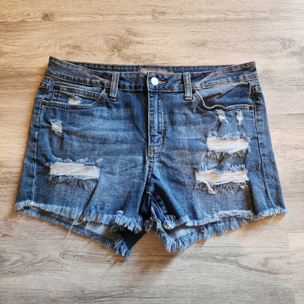 Just USA size 30 destroyed jean shorts